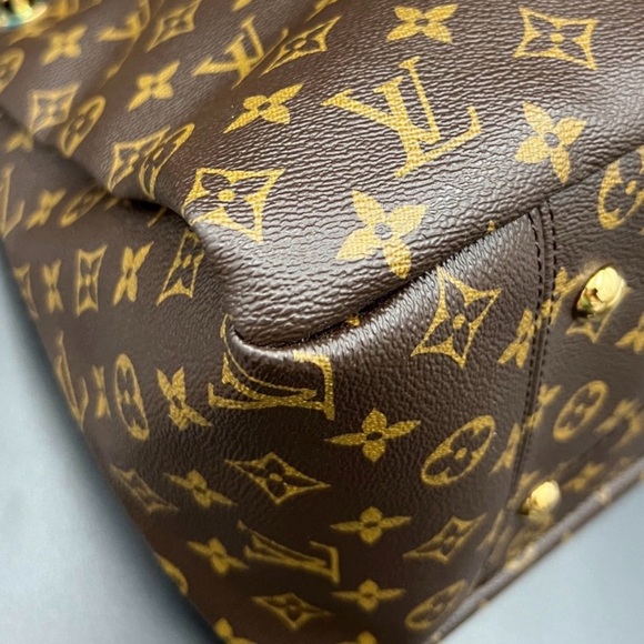 Louis Vuitton Artsy MM Monogram Brown Tote Bag - Picture 14 of 15